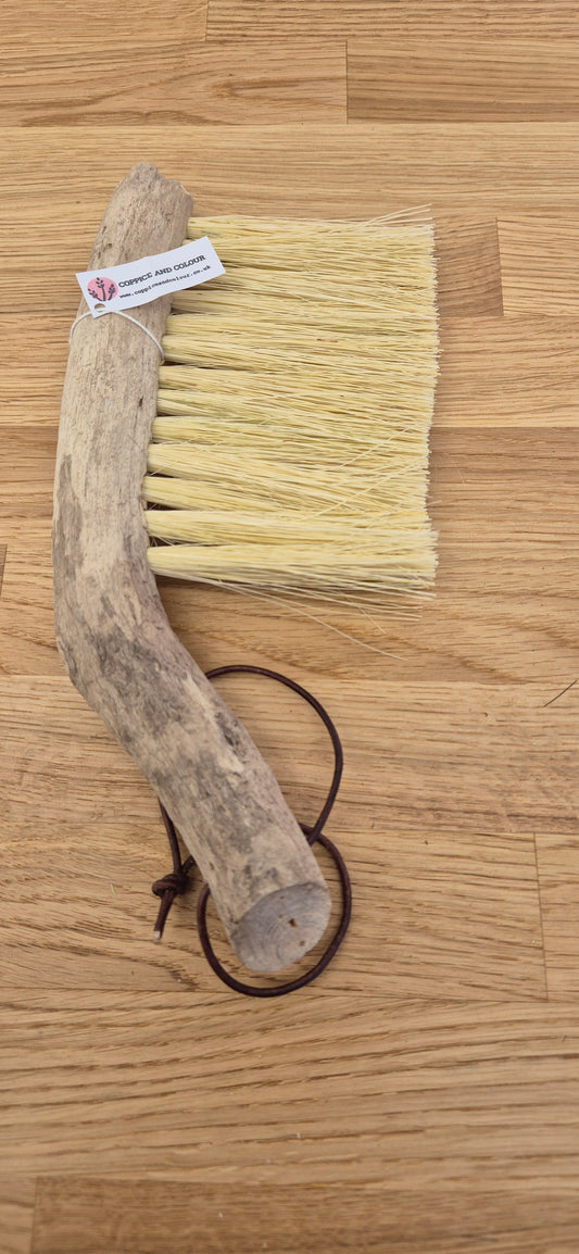 034 - Handcrafted Driftwood Household Brush – Tampico Fibre & Silver Stitching