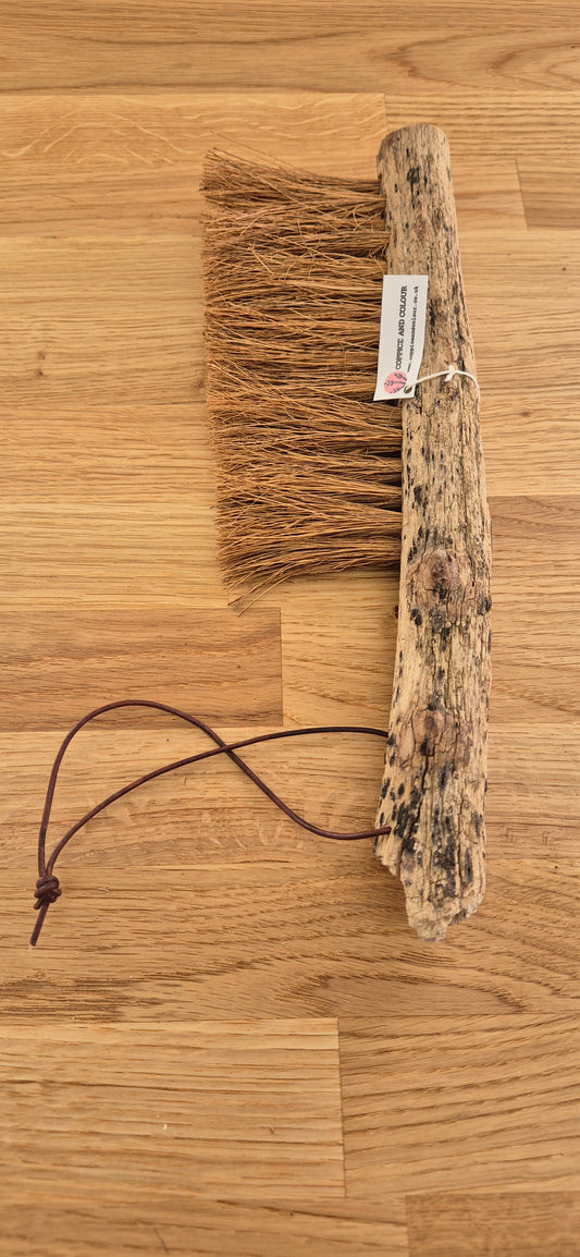 042 Handcrafted Driftwood Household Brush – Coconut Fibre & Copper Wire Stitching