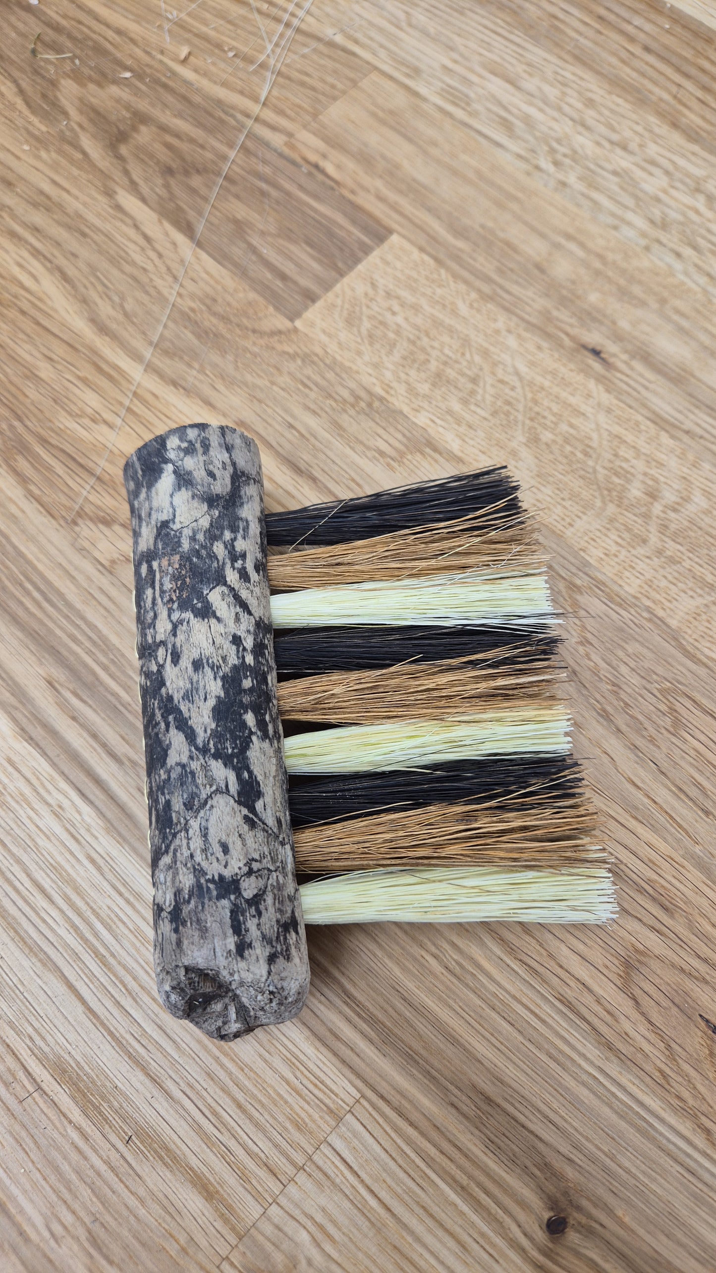 048 Handcrafted Driftwood Household Brush – Mixed Fibre & Brass Wire Stitching