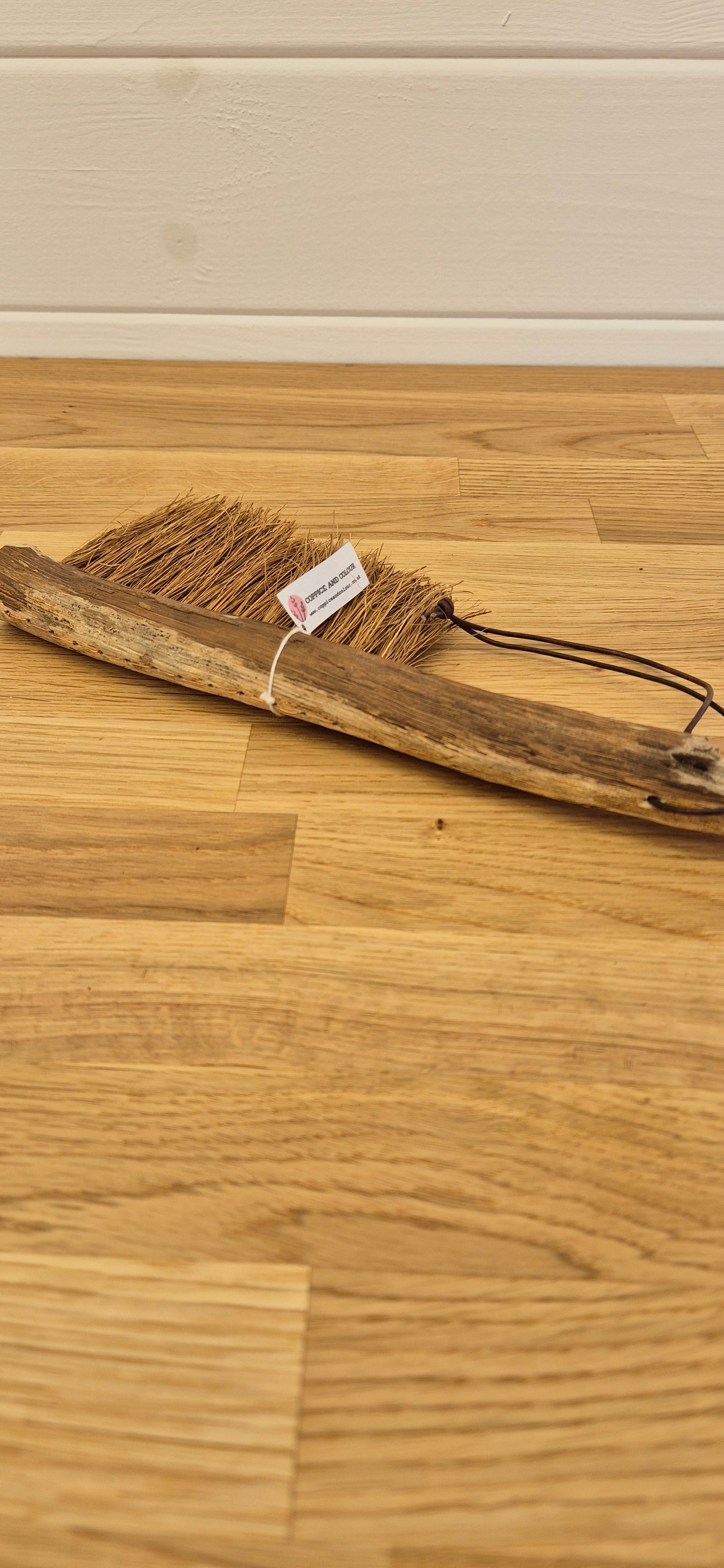 035 Handcrafted Driftwood Household Brush – Coconut Fibre & Copper Wire Stitching