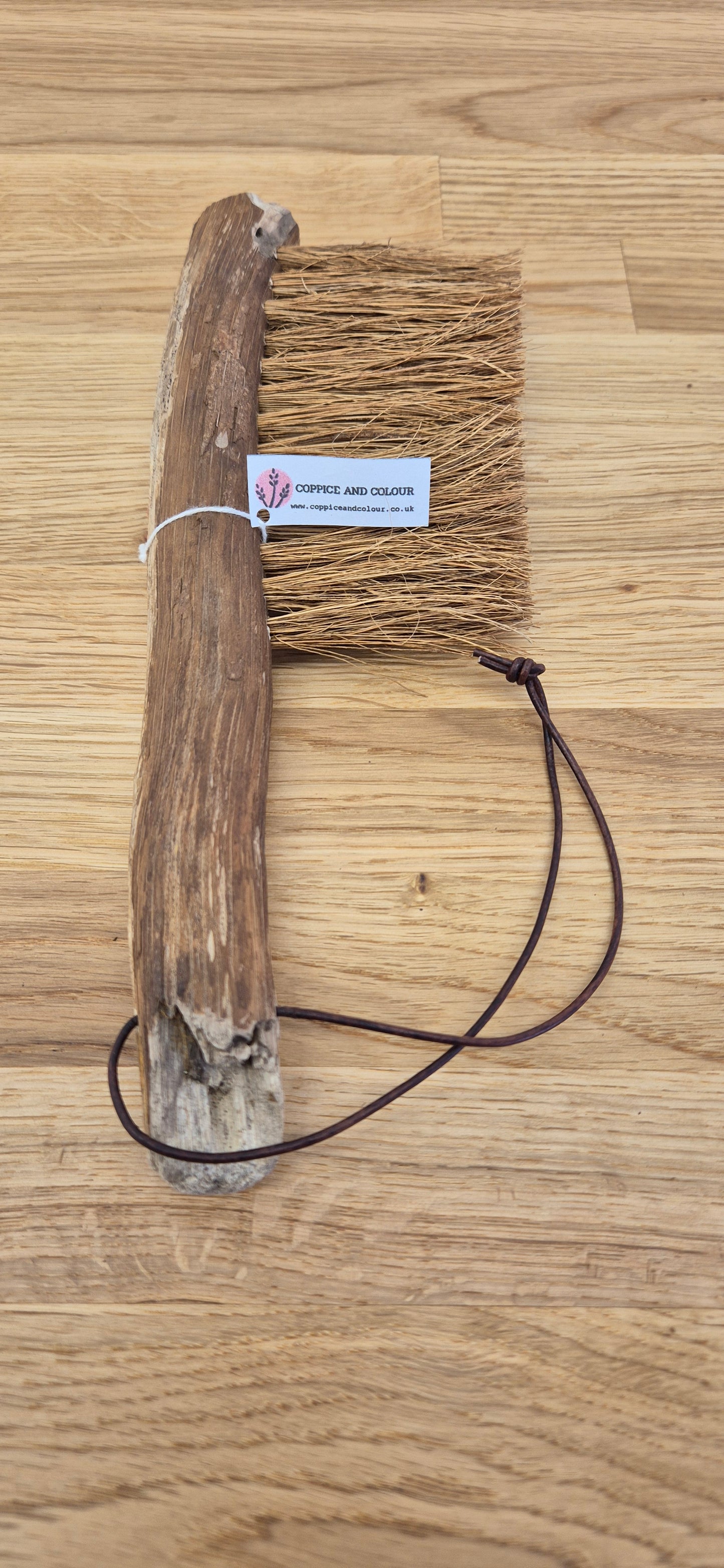035 Handcrafted Driftwood Household Brush – Coconut Fibre & Copper Wire Stitching